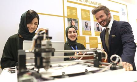 توجه سیاسیون و سلبریتی‌ها به نمایشگاه تیم رباتیک دختران افغانستان