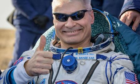 بازگشت فضانورد آمریکایی به زمین پس از ثبت یک رکورد جدید