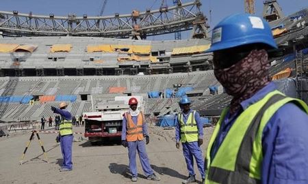 اذعان قطری‌ها به استثمار کارگران در جریان ساخت ورزشگاه‌ها