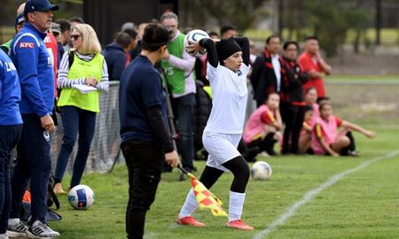درخواست زنان فوتبالیست افغان حاضر در استرالیا برای بازی به نام کشورشان
