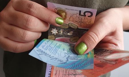 افزایش حداقل حقوق در استرالیا تا 40 دلار در هفته