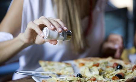 افزایش خطر مرگ زودرس با اضافه کردن نمک به غذا