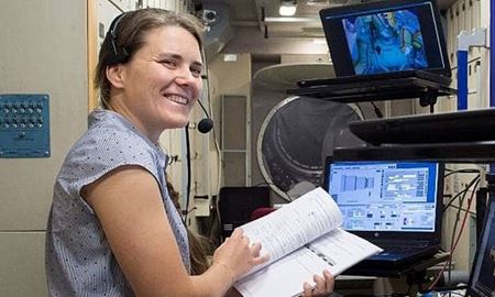 یک زن فضانورد روس در فضاپیمای آمریکایی