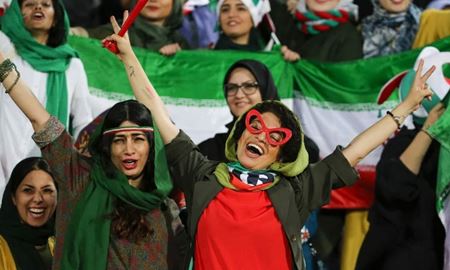 مجوز حضور بانوان ایرانی در ورزشگاه‌ها با فشار فیفا