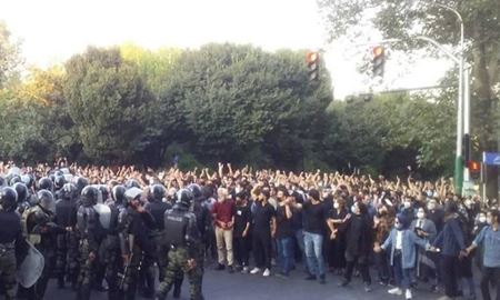 ادامه اعتراضات سراسری در ایران؛ کنترل اشنویه در دست مردم