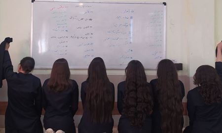 گزارش رسانه‌ نایننیوز استرالیا از اعتراض بدون حجاب دختران دانش‌آموز ایرانی