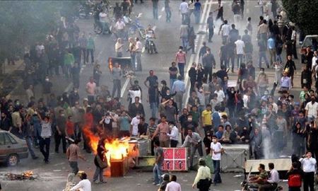 گزارش ای‌بی‌سی استرالیا از محاکمه ۱۰۰۰ معترض توسط جمهوری اسلامی
