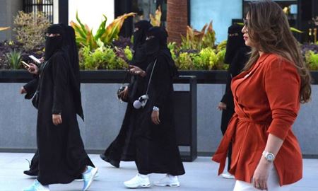 ممنوع شدن پوشیدن چادرعربی در سالن های امتحان عربستان
