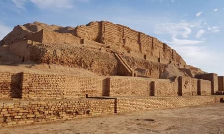 سرقت و تخریب آجرنوشته‌های معبد باستانی چغازنبیل