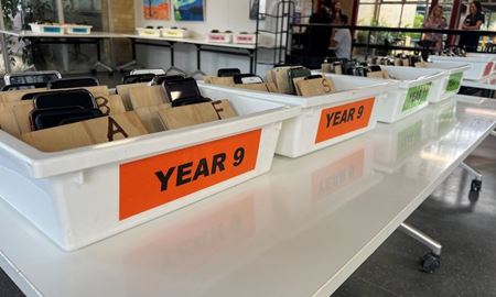 ممنوعیت استفاده از موبایل در دبیرستان‌های نیوساوت ولز استرالیا از اواخر سال 2023