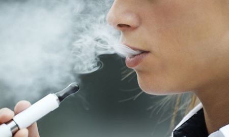 تشویق دولت بریتانیا به ترک سیگار با توزیع سیگار الکترونیکی رایگان
