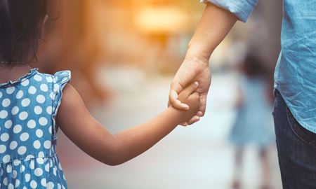 پرداخت کمک هزینه فرزندان به والدین مجرد در استرالیا تا 14 سالگی
