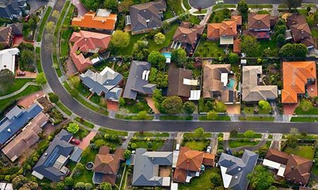چرا قیمت مسکن در پایتخت ویکتوریا از پایتخت نیوساوت‌ولز استرالیا پایین‌تر است؟