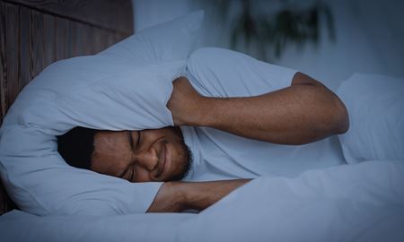 پنج عادت اشتباه که خواب ما را مختل می‌کند!