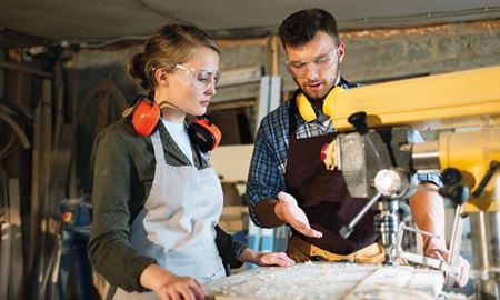 دور کردن جوانان از رفتارهای مجرمانه از طریق اشتغال در کوئینزلند