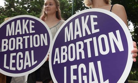 صدور مجوز سقط جنین برای زنان کمتر از سن قانونی، در استرالیای غربی