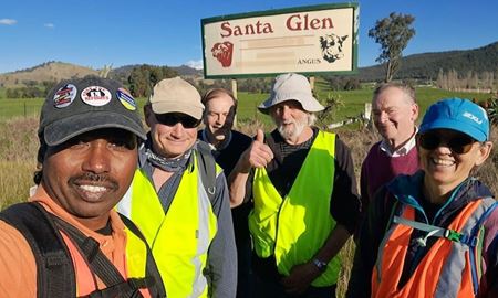 اعطای ویزای اقامت دائم استرالیا به یک پناهجو پس از 1000 کیلومتر پیاده‌روی