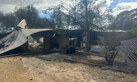 آتش‌سوزی جنگل 44 خانه در ویکتوریا را در کام خود فرو برد