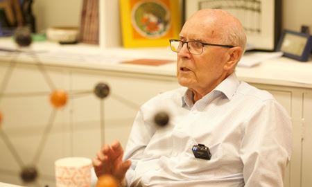 پروفسور ریچارد رابسون از دانشگاه ملبورن، برنده جایزه نوبل شیمی ۲۰۲۵ شد