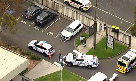 بازداشت کارمند مدرسه در ملبورن به اتهام چاقوکشی و حمله بر مدیر