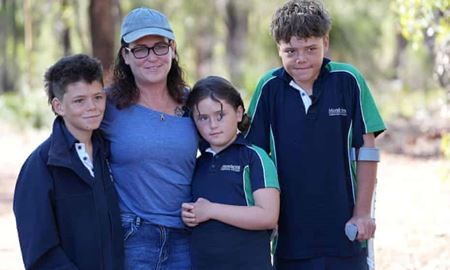 حماسه نوجوان ۱۳ ساله در ایالت استرالیای غربی؛ ۴ کیلومتر شنا در تاریکی برای نجات خانواده